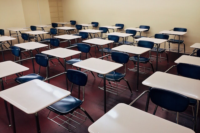 How Window Shades Can Improve Classrooms